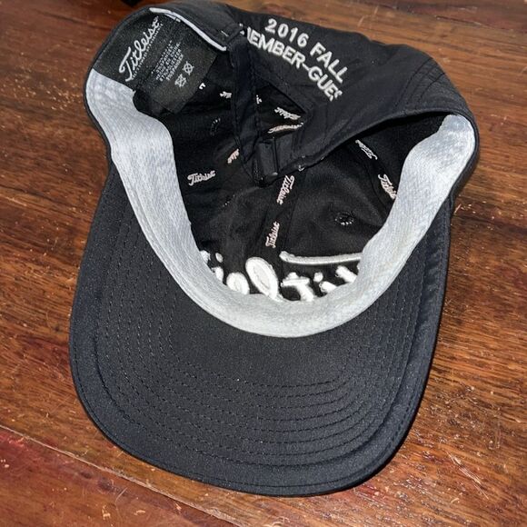 Two (2) Raised Letter Titleist Tour performance Poly/Spandex Golf Hat cap - Picture 6 of 11